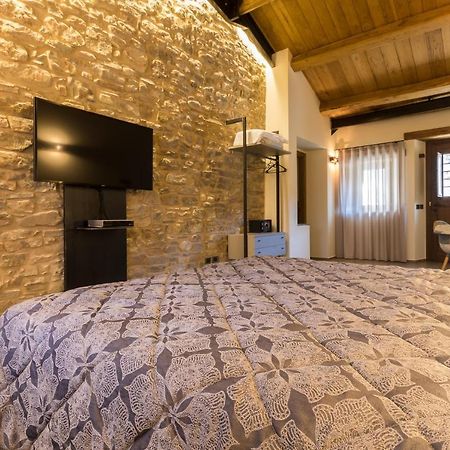 Borgotufi Albergo Diffuso Castel del Giudice Bagian luar foto