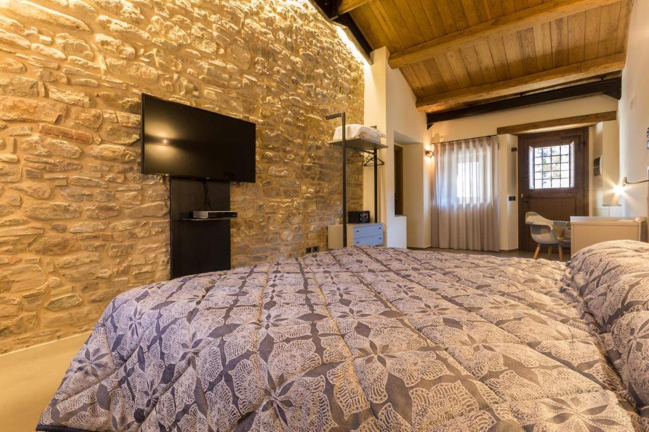 Borgotufi Albergo Diffuso Castel del Giudice Bagian luar foto
