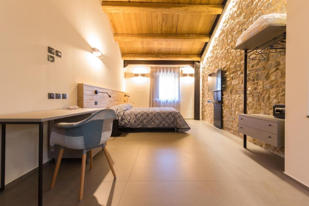 Borgotufi Albergo Diffuso Castel del Giudice Bagian luar foto