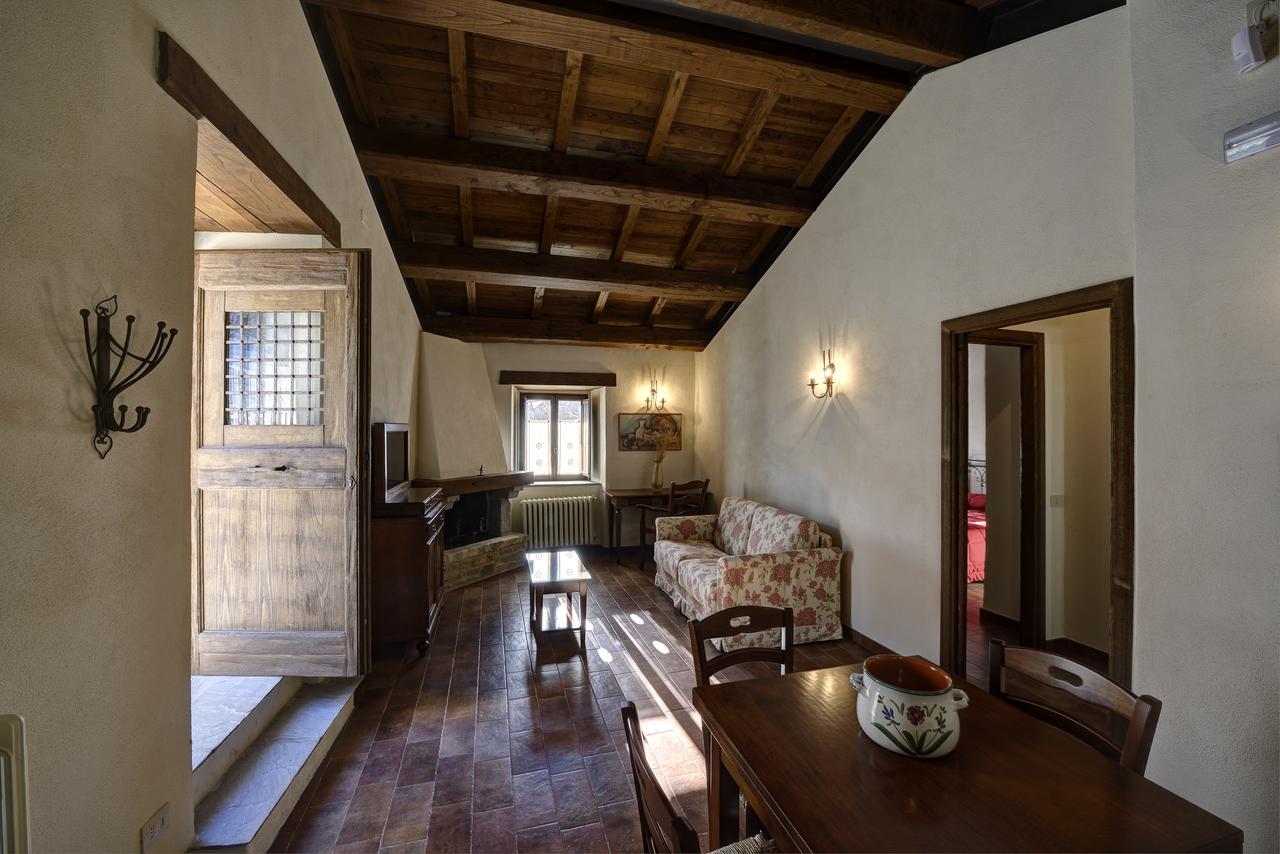 Borgotufi Albergo Diffuso Castel del Giudice Bagian luar foto