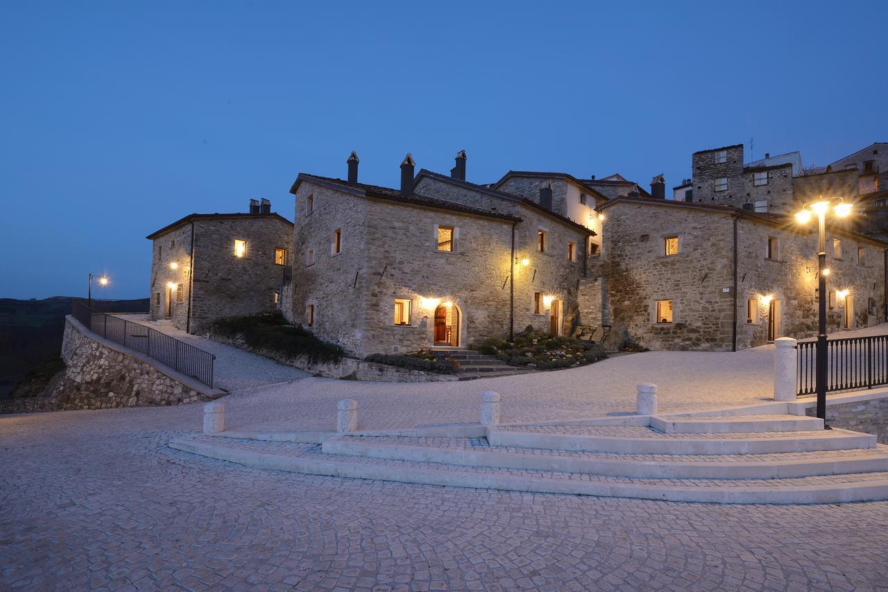 Borgotufi Albergo Diffuso Castel del Giudice Bagian luar foto
