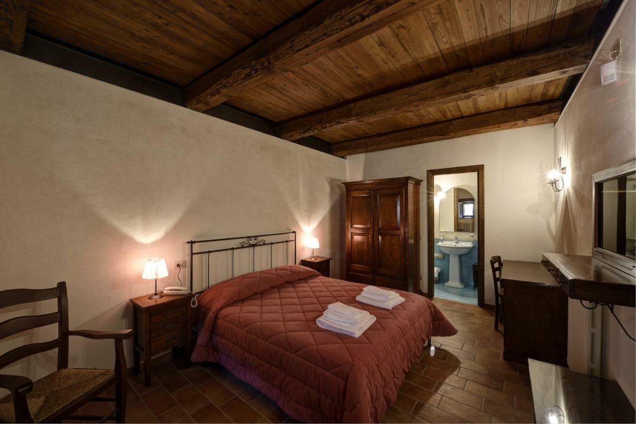 Borgotufi Albergo Diffuso Castel del Giudice Bagian luar foto