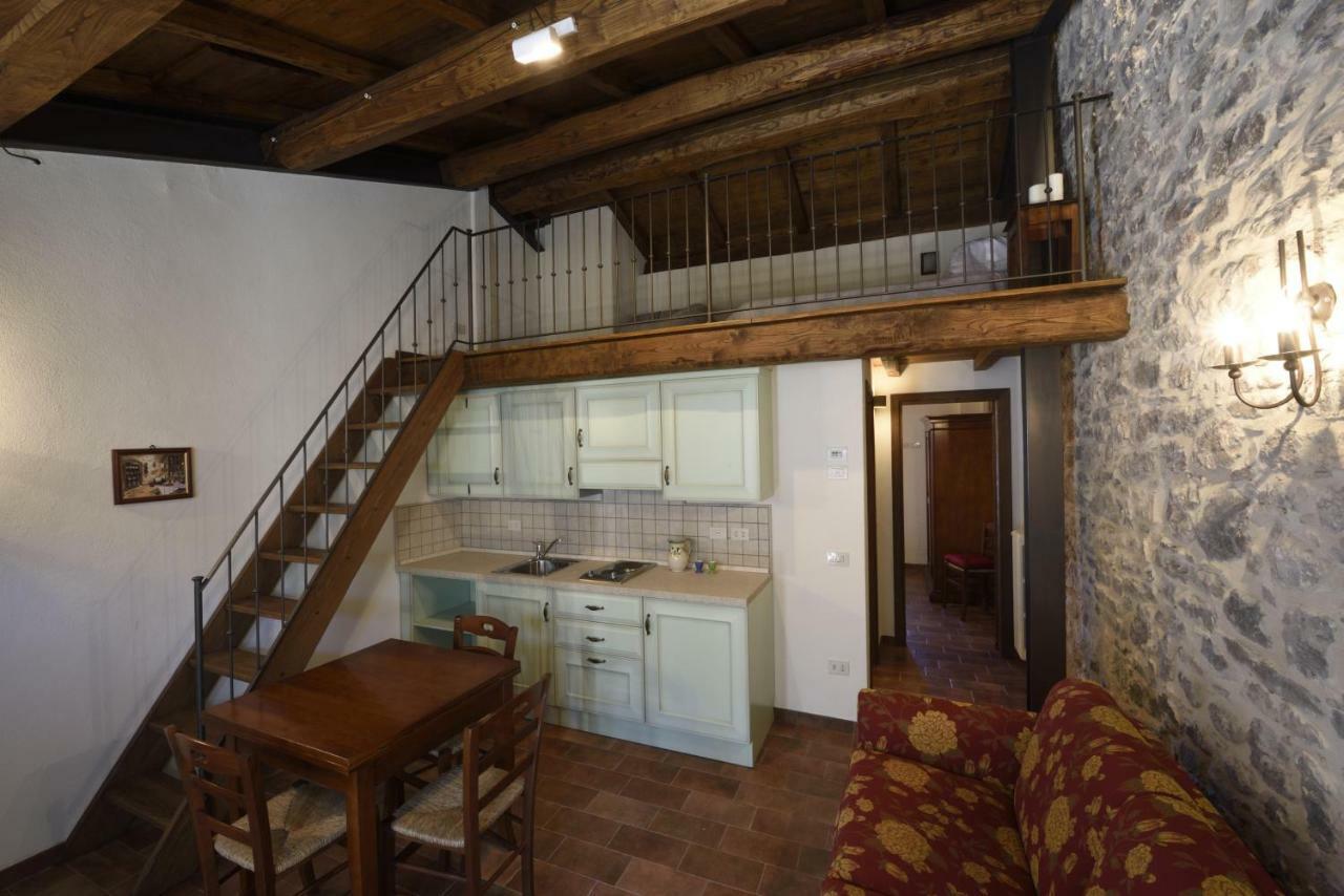 Borgotufi Albergo Diffuso Castel del Giudice Bagian luar foto