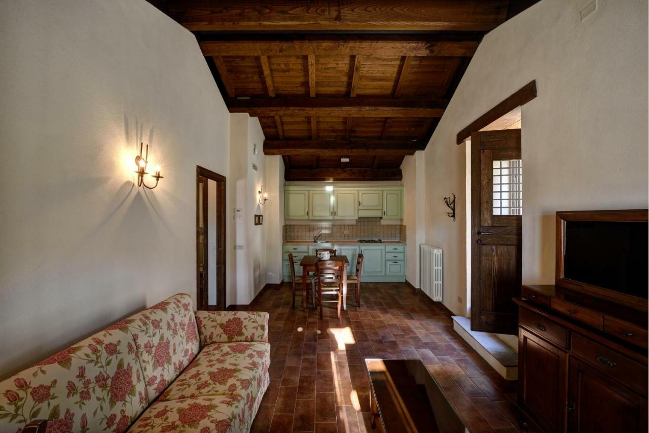 Borgotufi Albergo Diffuso Castel del Giudice Bagian luar foto