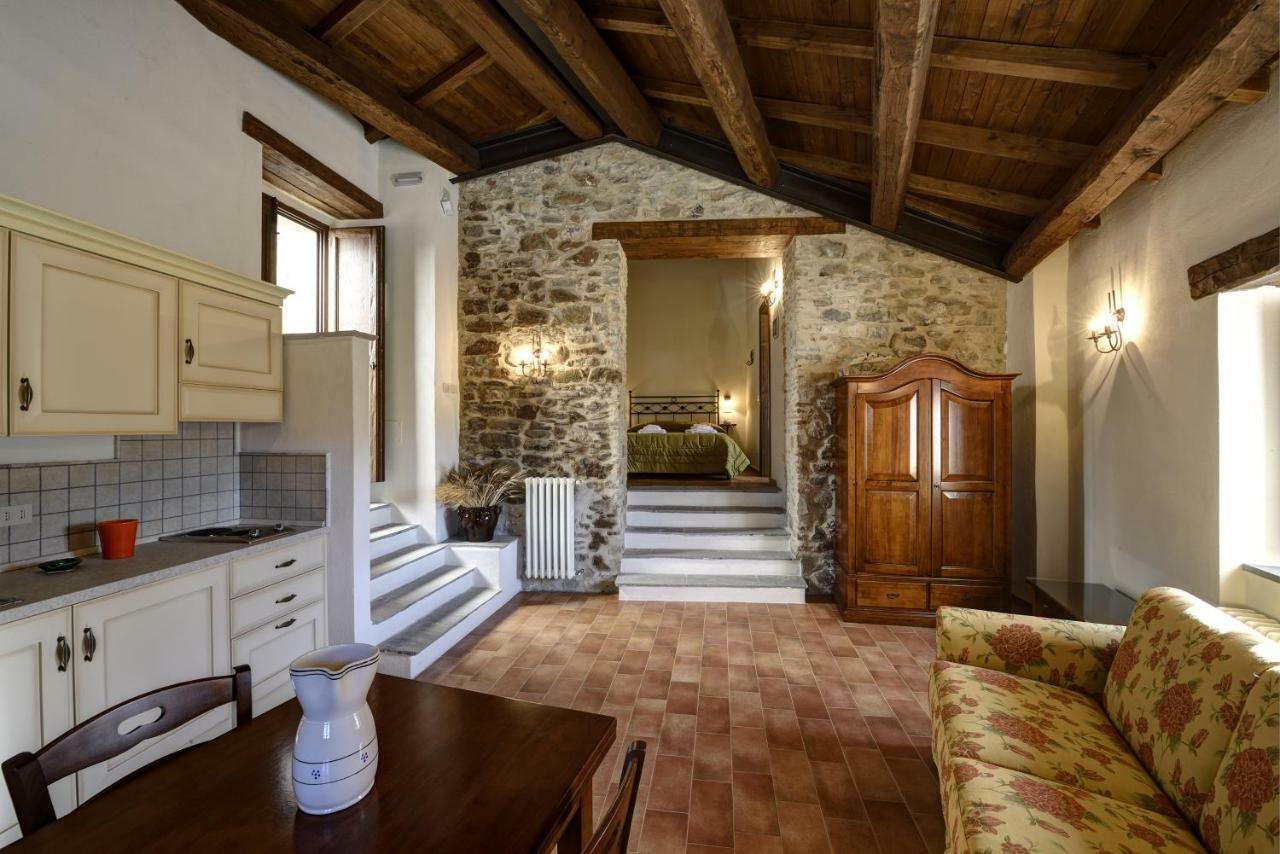 Borgotufi Albergo Diffuso Castel del Giudice Bagian luar foto