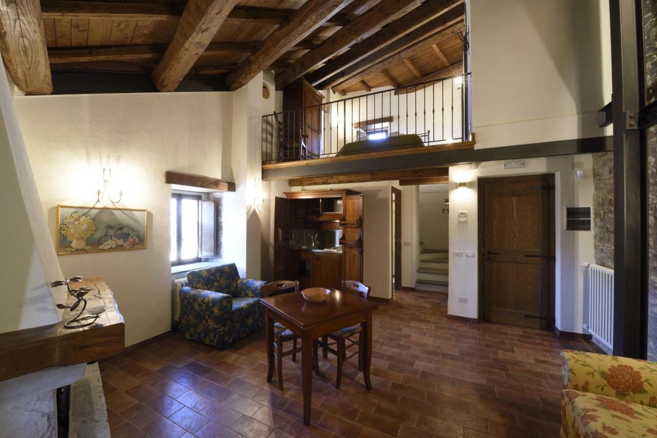 Borgotufi Albergo Diffuso Castel del Giudice Bagian luar foto