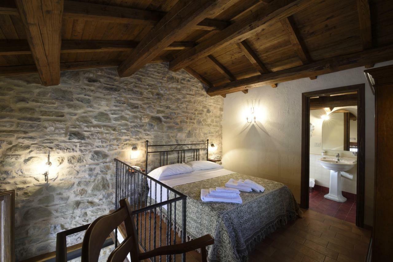 Borgotufi Albergo Diffuso Castel del Giudice Bagian luar foto