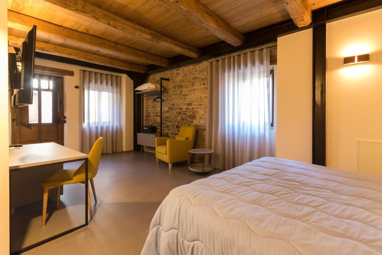 Borgotufi Albergo Diffuso Castel del Giudice Bagian luar foto